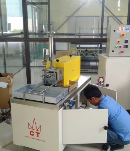 Handing over plastic pipe testing equipment to Cuc Phuong Company